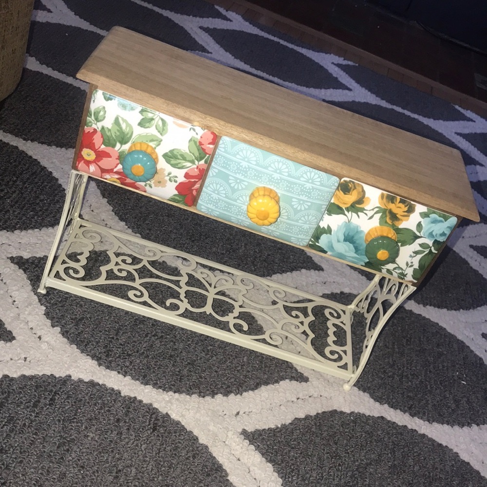 Pioneer Woman small kitchen stand